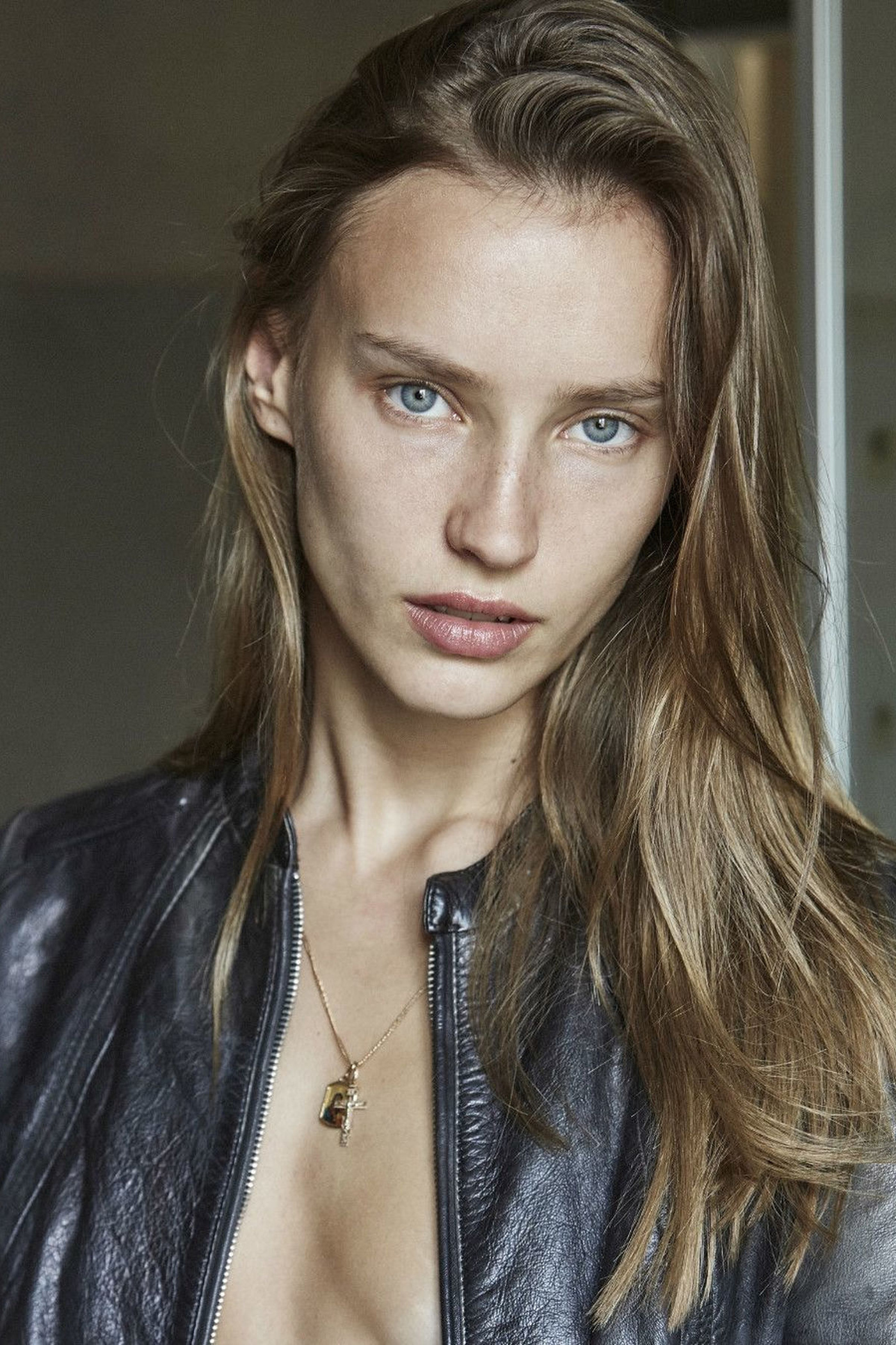 VALERI MIRO - Crystal Model Management