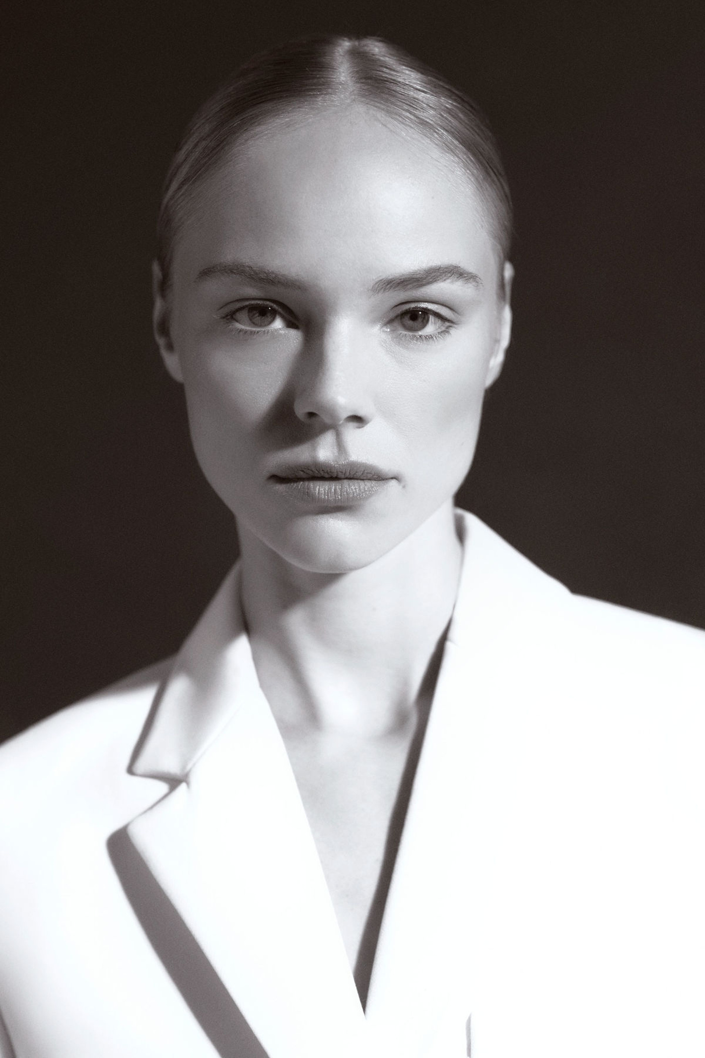 LONNEKE BAKKER - Crystal Model Management