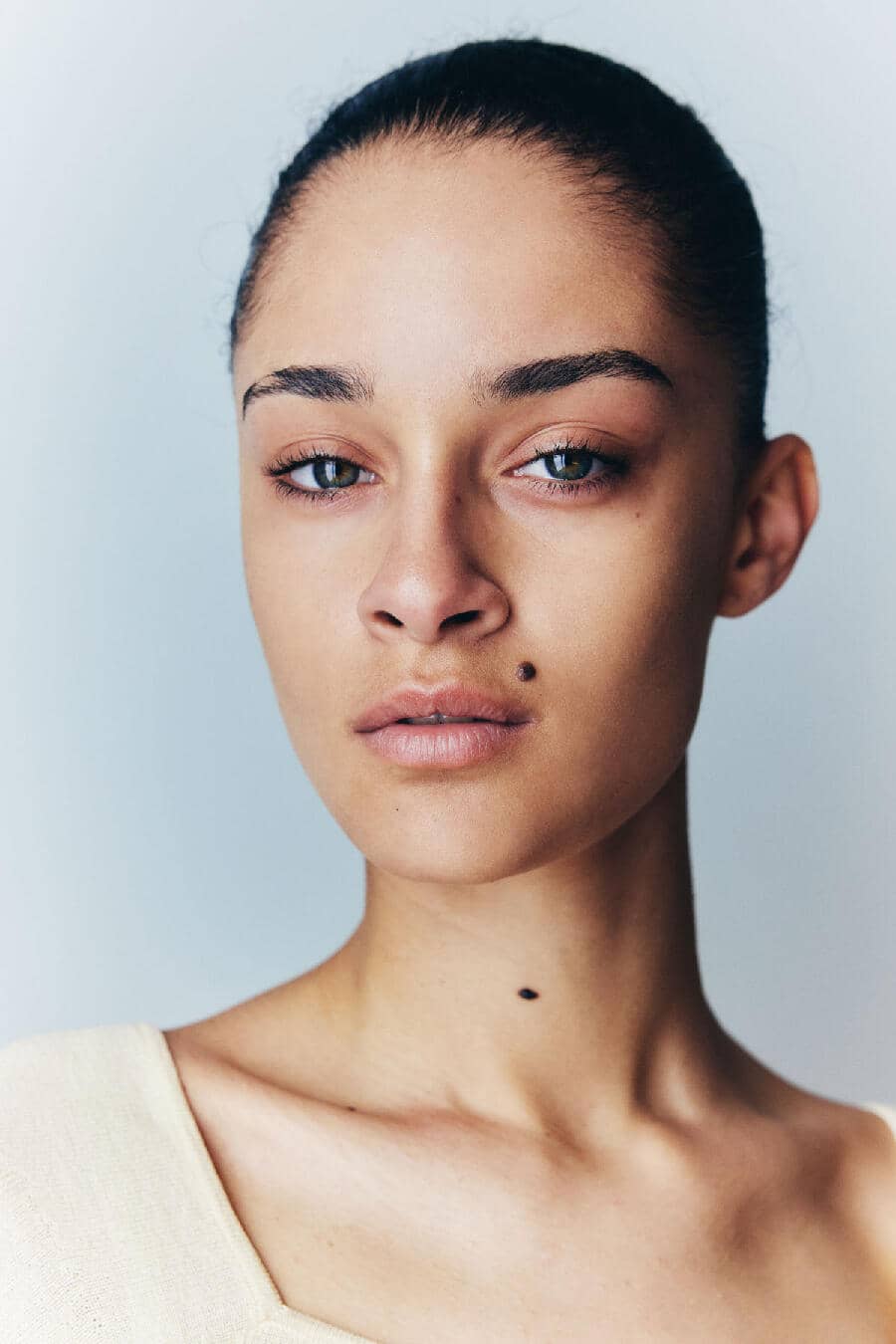 ALICIA TAVARES - Crystal Model Management