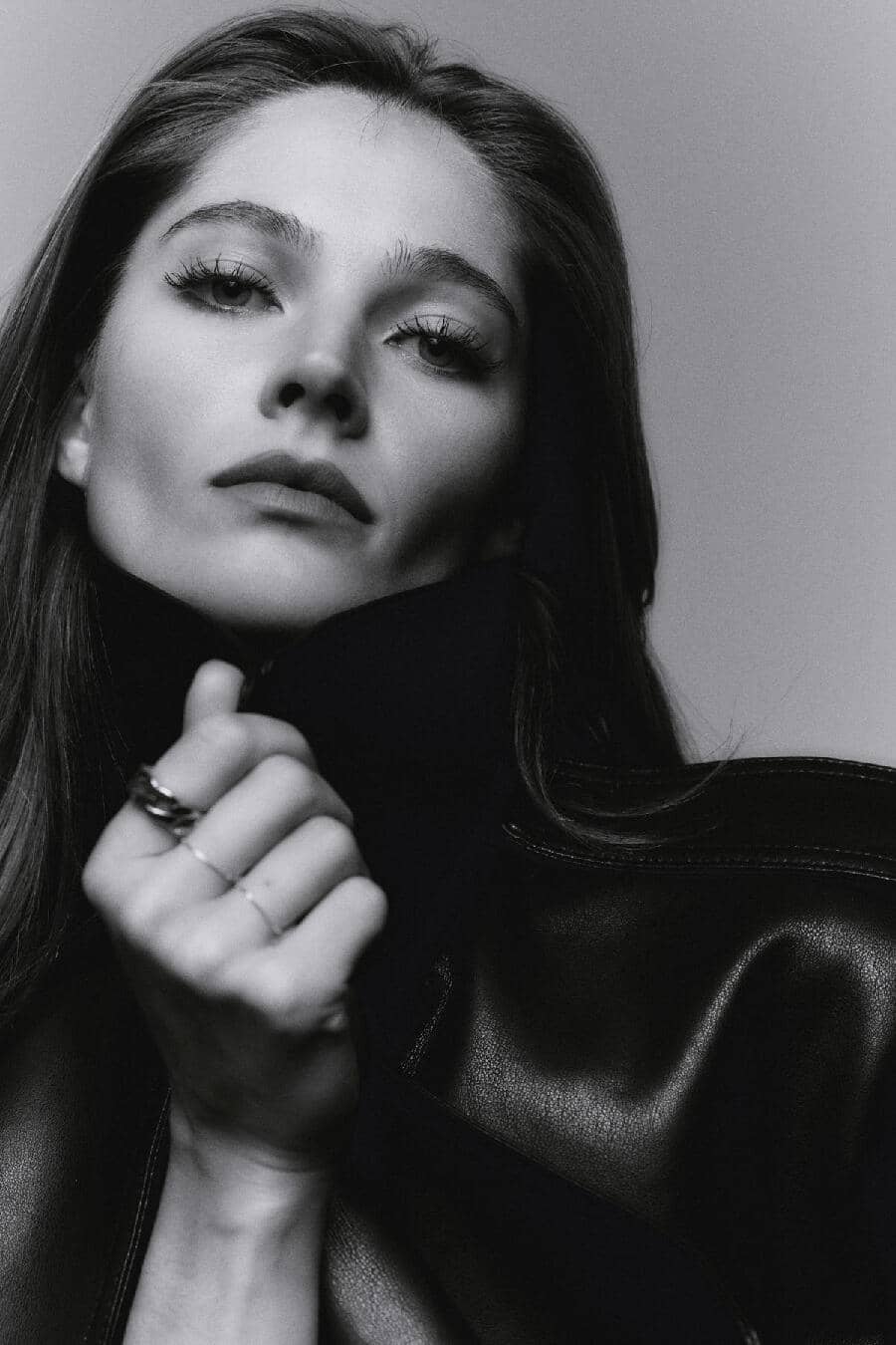 VICTORIA CARRATIER - Crystal Model Management