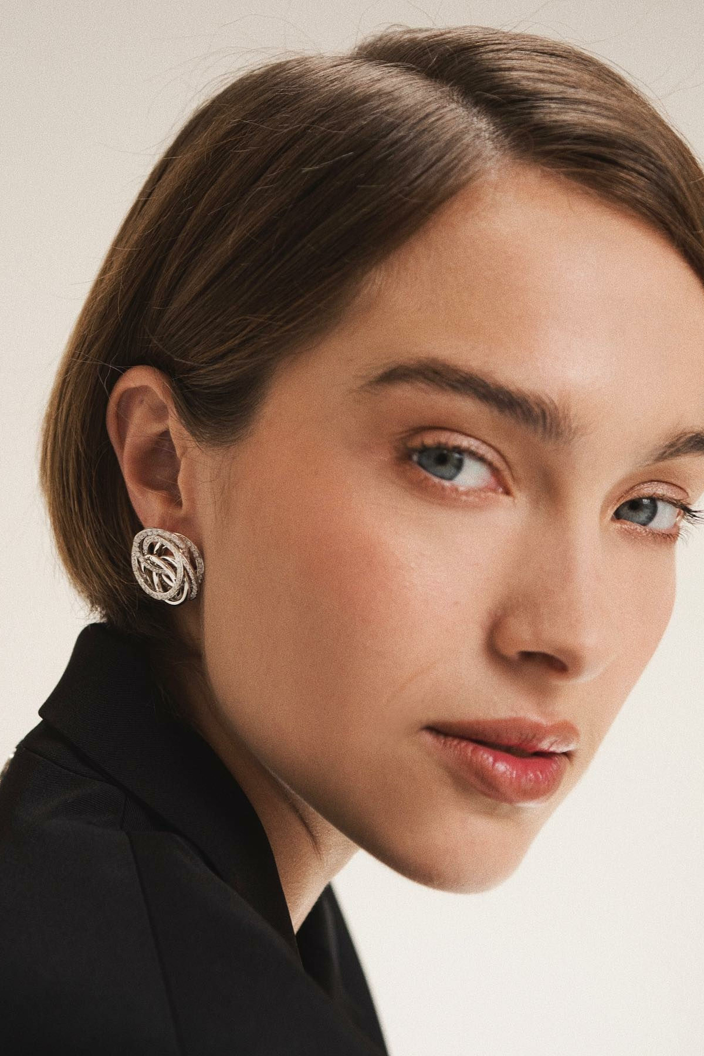 ALEXA ARANA - Crystal Model Management