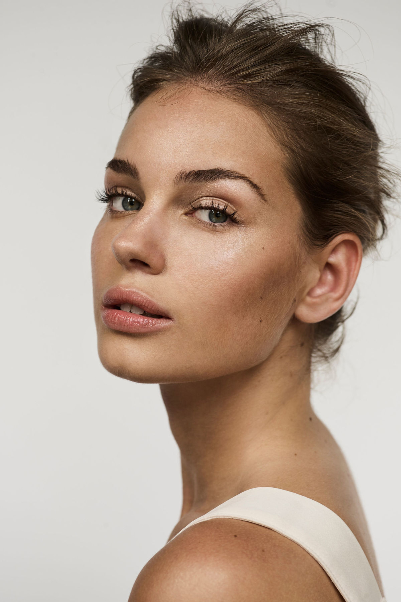 MICHELLE ZWALL - Crystal Model Management