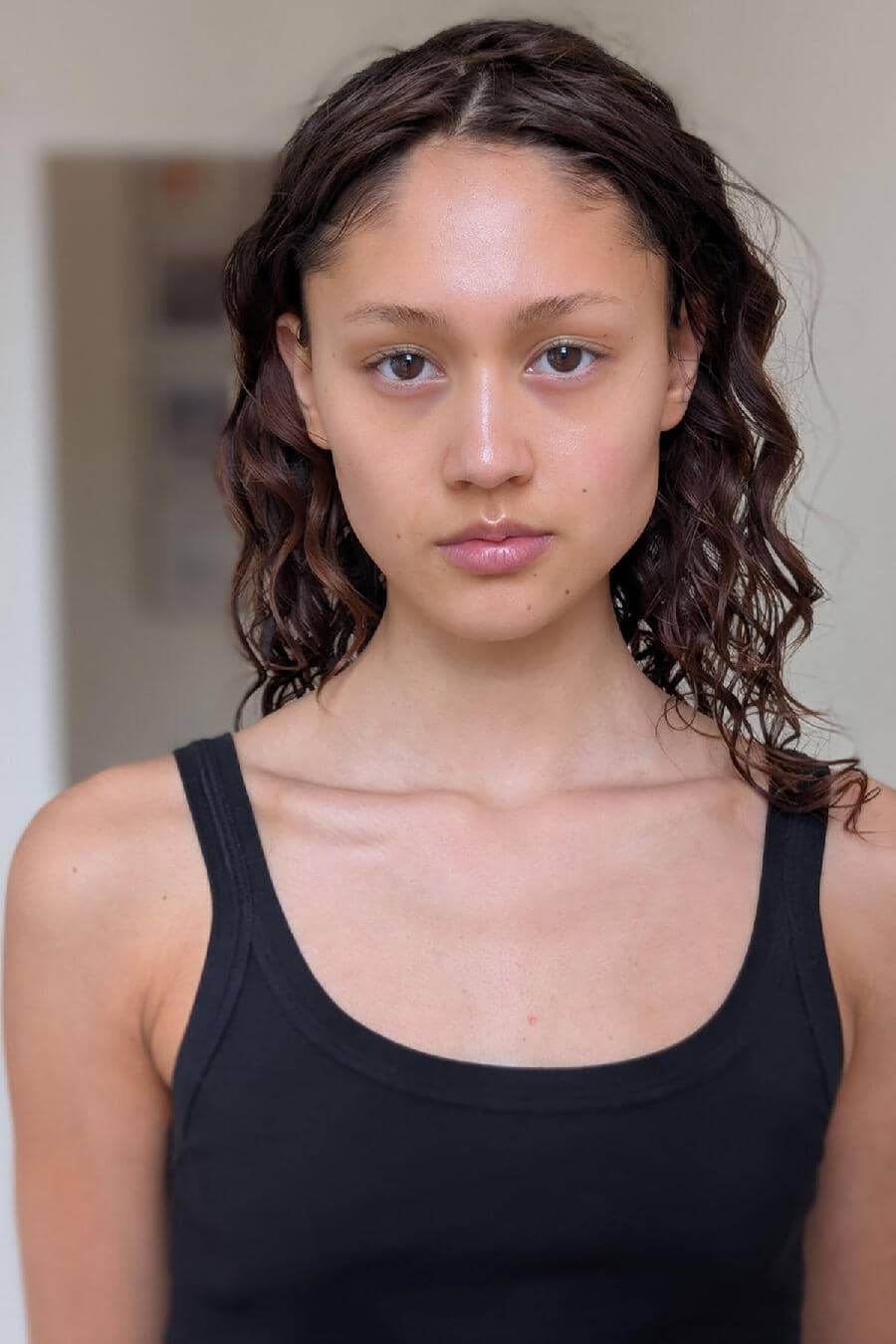 RAPHAELLA VAN DOORMALEN - Crystal Model Management