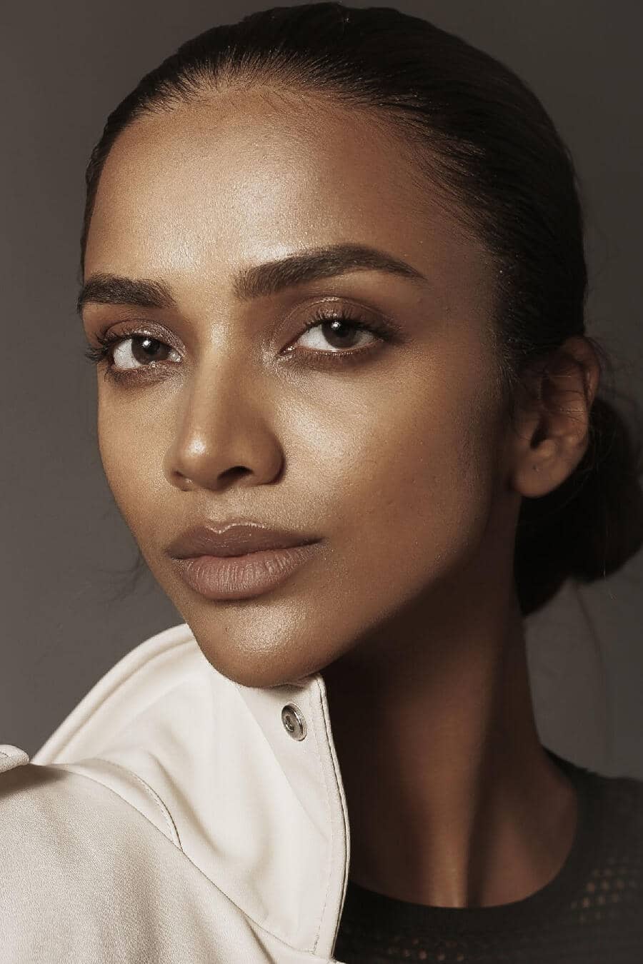 SHAZ ANZALNA - Crystal Model Management