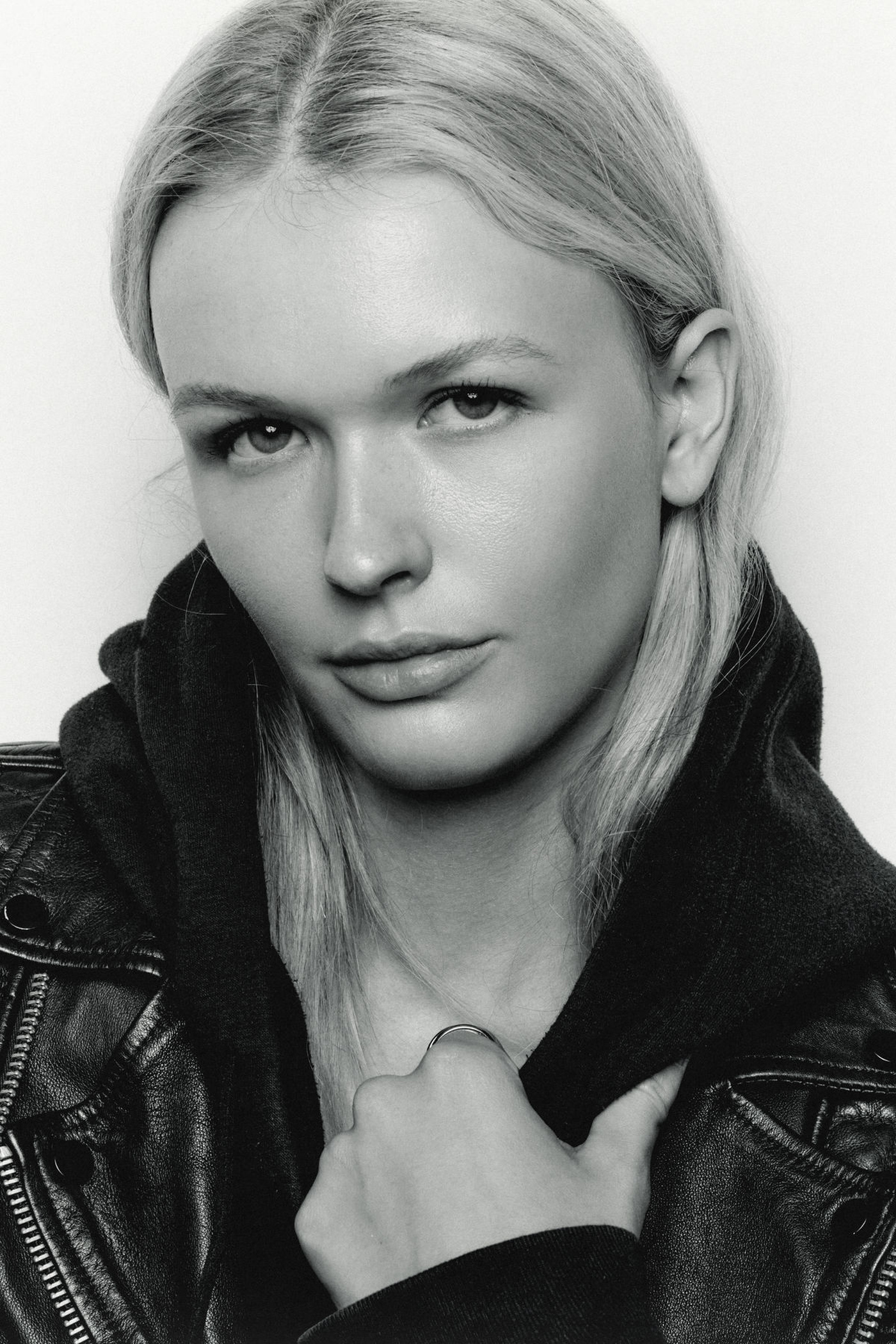 DANIELLE WOLF - Crystal Model Management