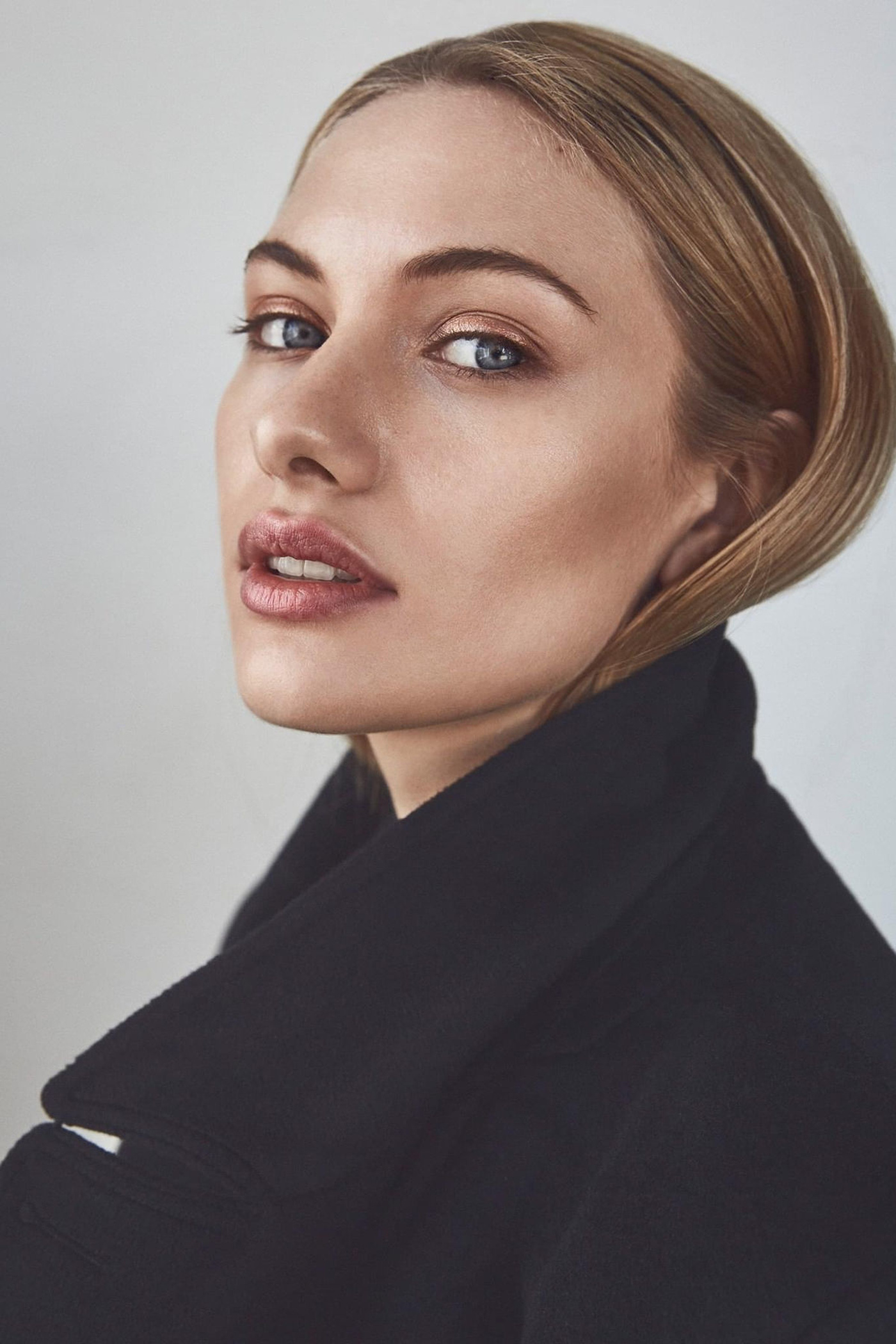 RALUCA MOS - Crystal Model Management