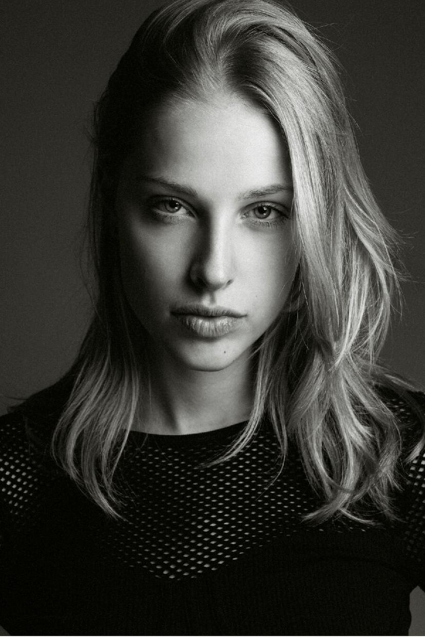 LISELOTTE DAAMS - Crystal Model Management